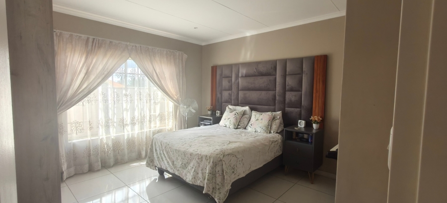 3 Bedroom Property for Sale in Waterkloof East North West